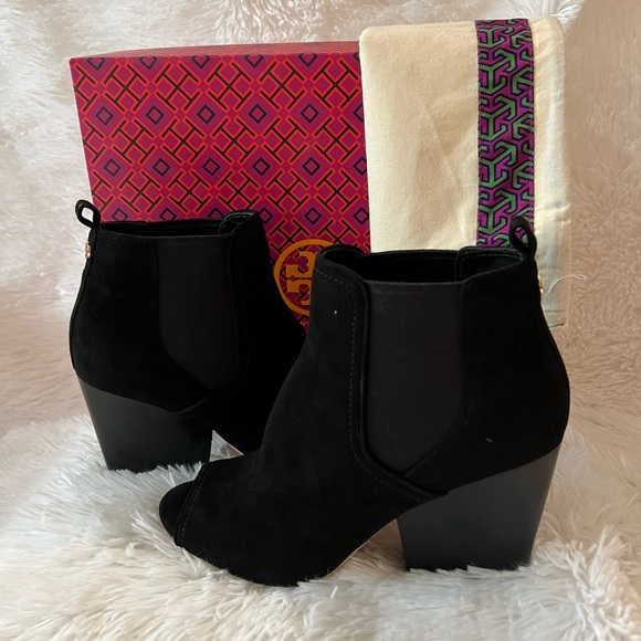 Tory Burch Shoes - 🎉HP🎉 Tory Burch Gemma Open Toe Bootie / Boots